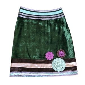 Carbon Orchid vintage vibe velvet skirt with embroidered floral accents size 10